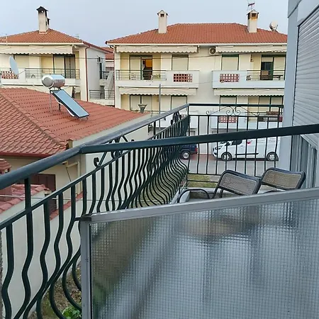 Spanos Anna's Apartmanhotel Políhrono