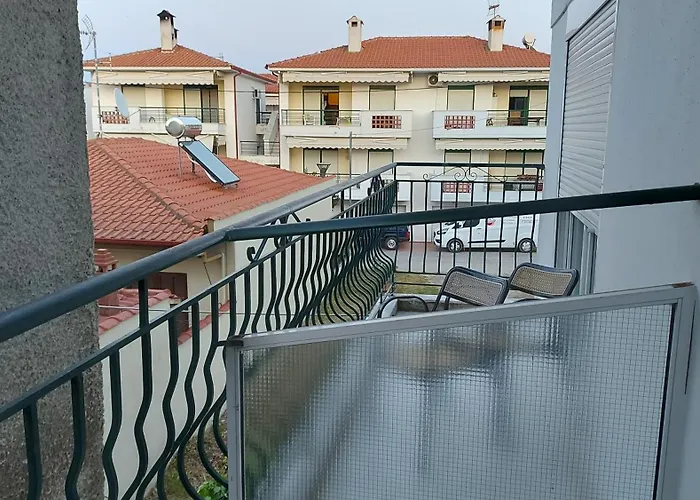 Spanos Anna's Aparthotel Polychrono