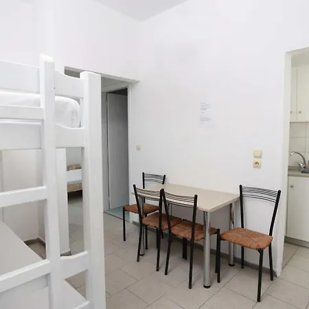 Spanos Anna's Apartahotel