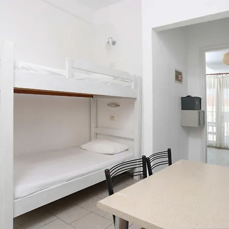 Spanos Anna's Apartahotel 3*