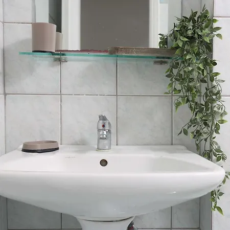 Spanos Anna's Apartahotel