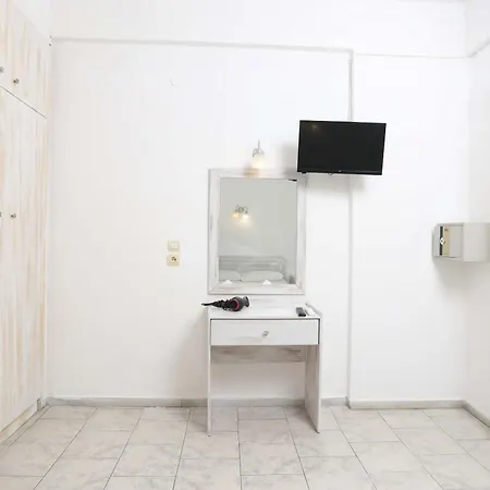 Spanos Anna's Aparthotel Polychrono