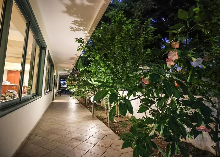 Spanos Anna's 公寓式酒店