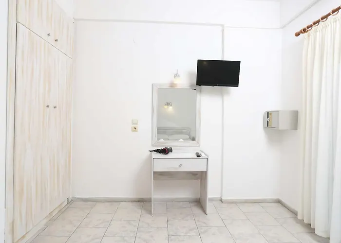 Spanos Anna's 公寓式酒店 波利克罗诺